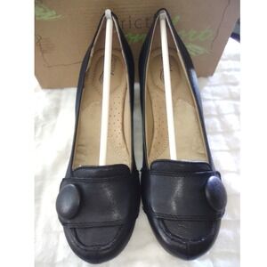 Strictly Comfort Taylor Black Leather Button Accent Block Heel Pumps 8M 026-5045